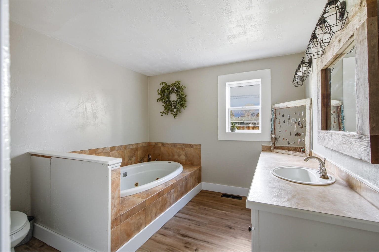 Photo of 704 SE Elm Street 22 of 35