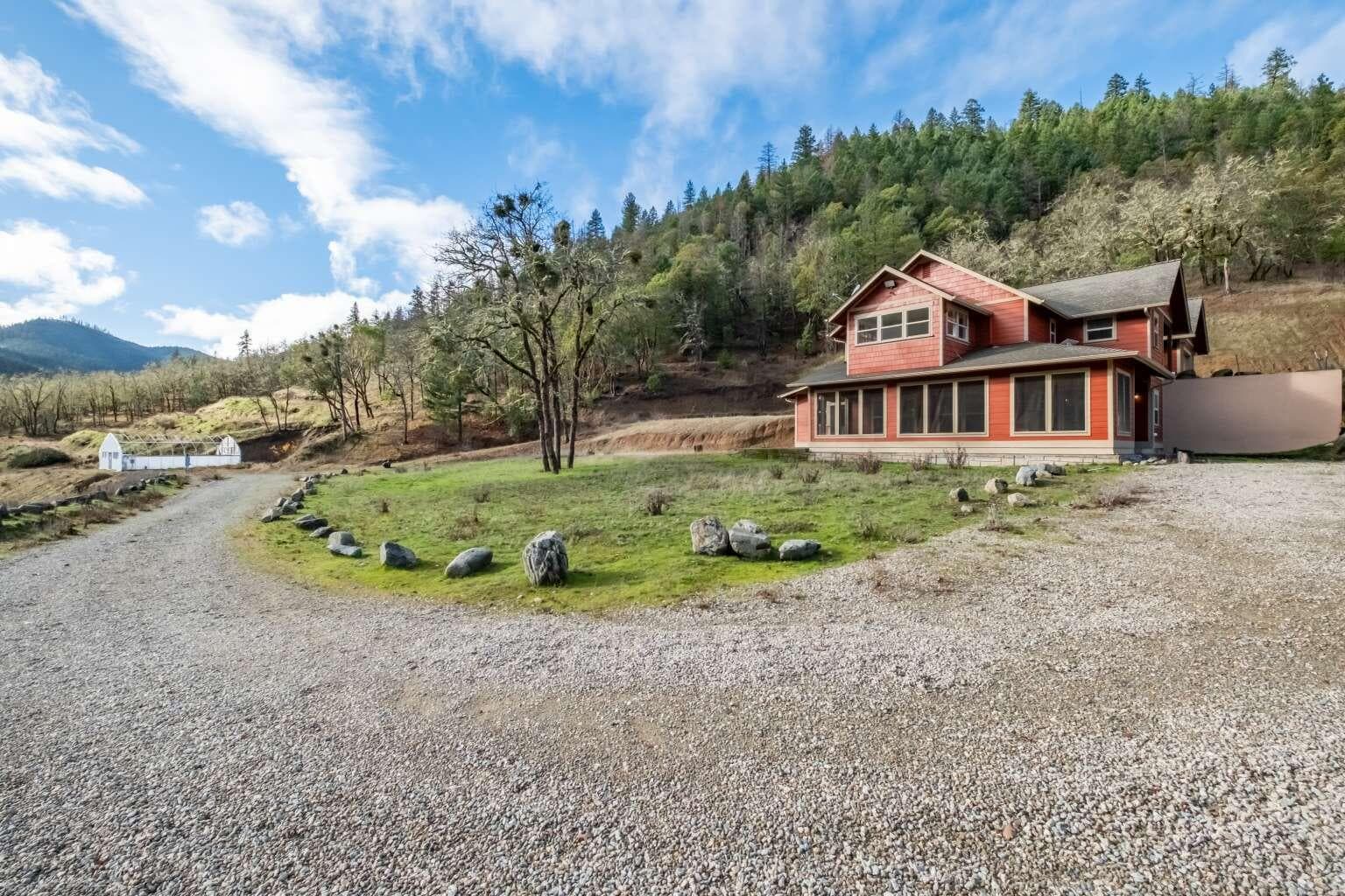Photo of 4760 Galls Creek 3 of 35