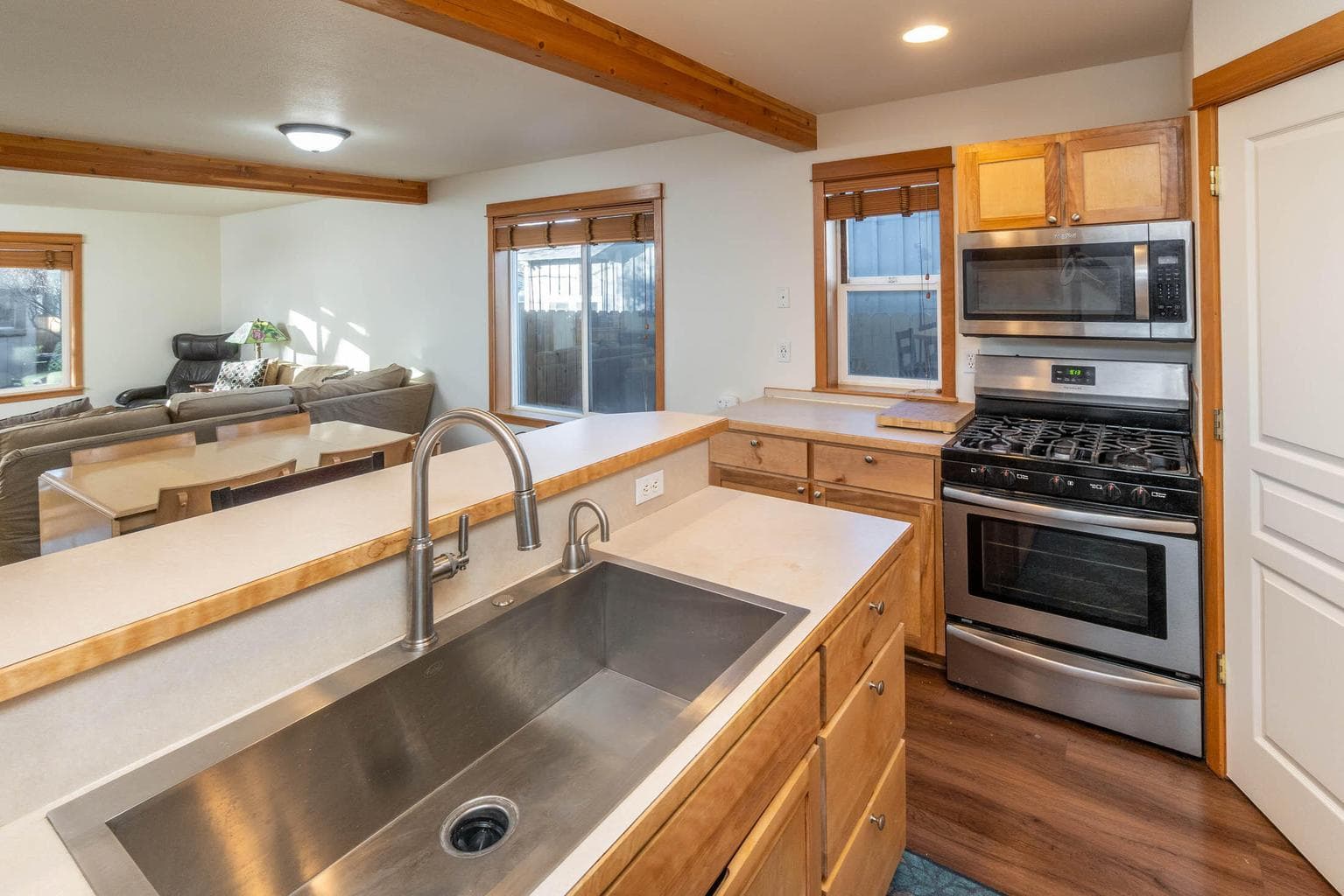 Photo of 139 SE Roosevelt Avenue 8 of 26