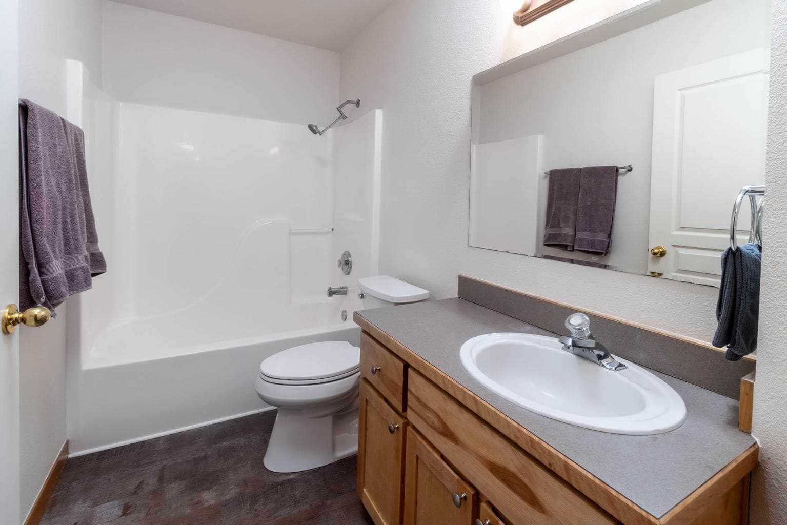Full upstairs bath next to bedroom 2 and 3