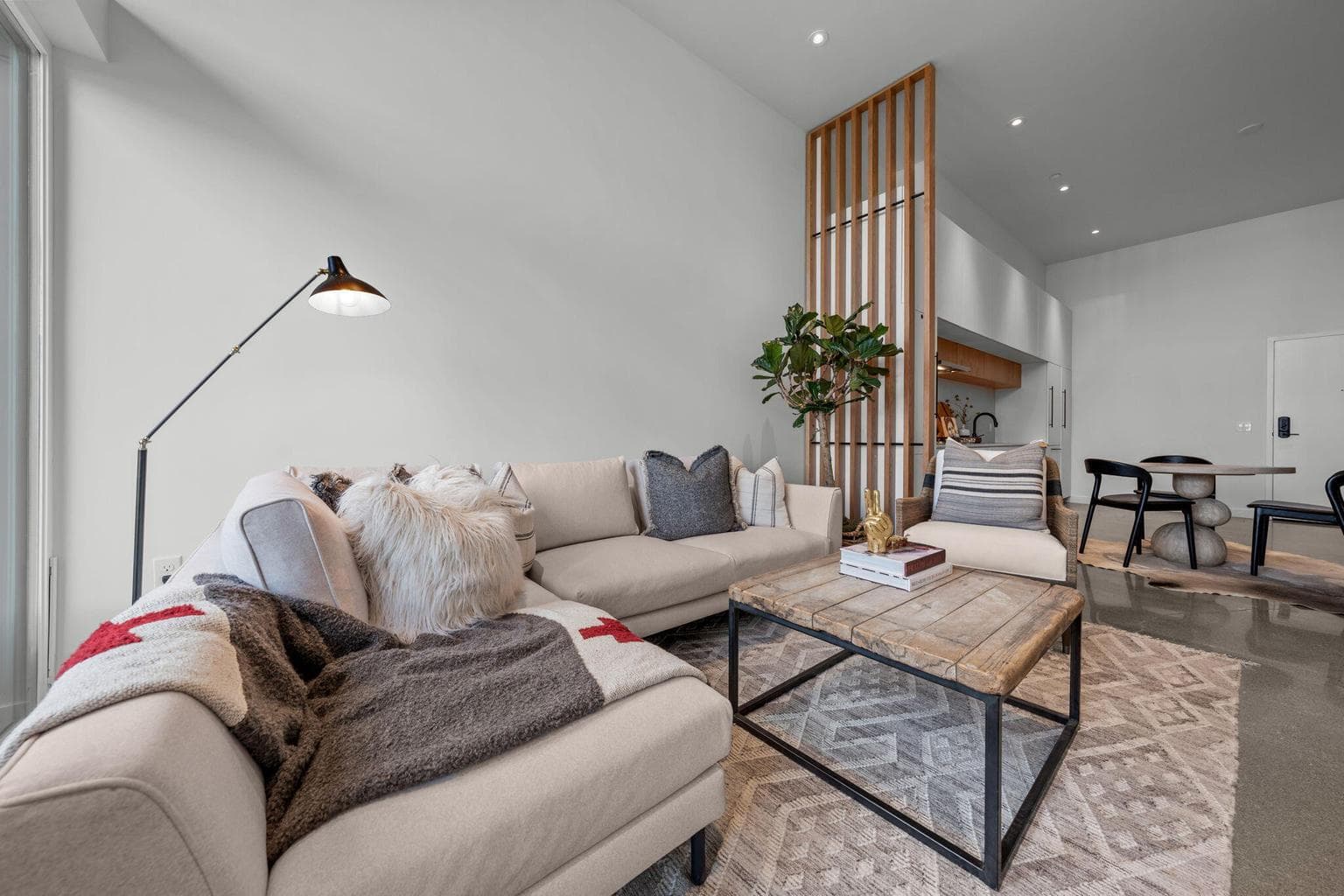Photo of 2745 Ordway 2 of 13