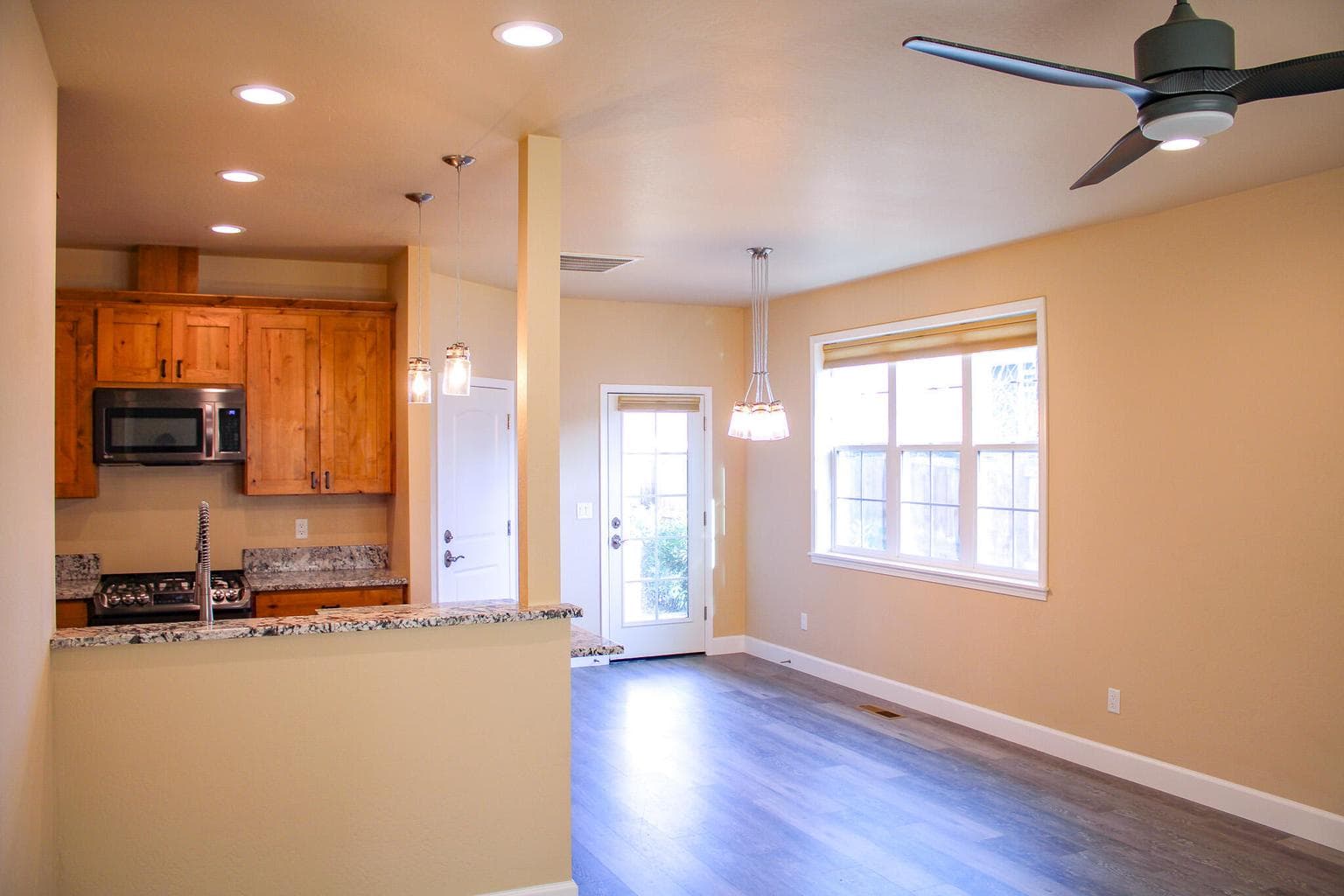 Photo of 237 Willow 4 of 28