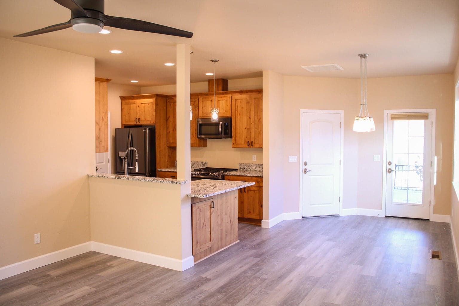 Photo of 237 Willow 5 of 28