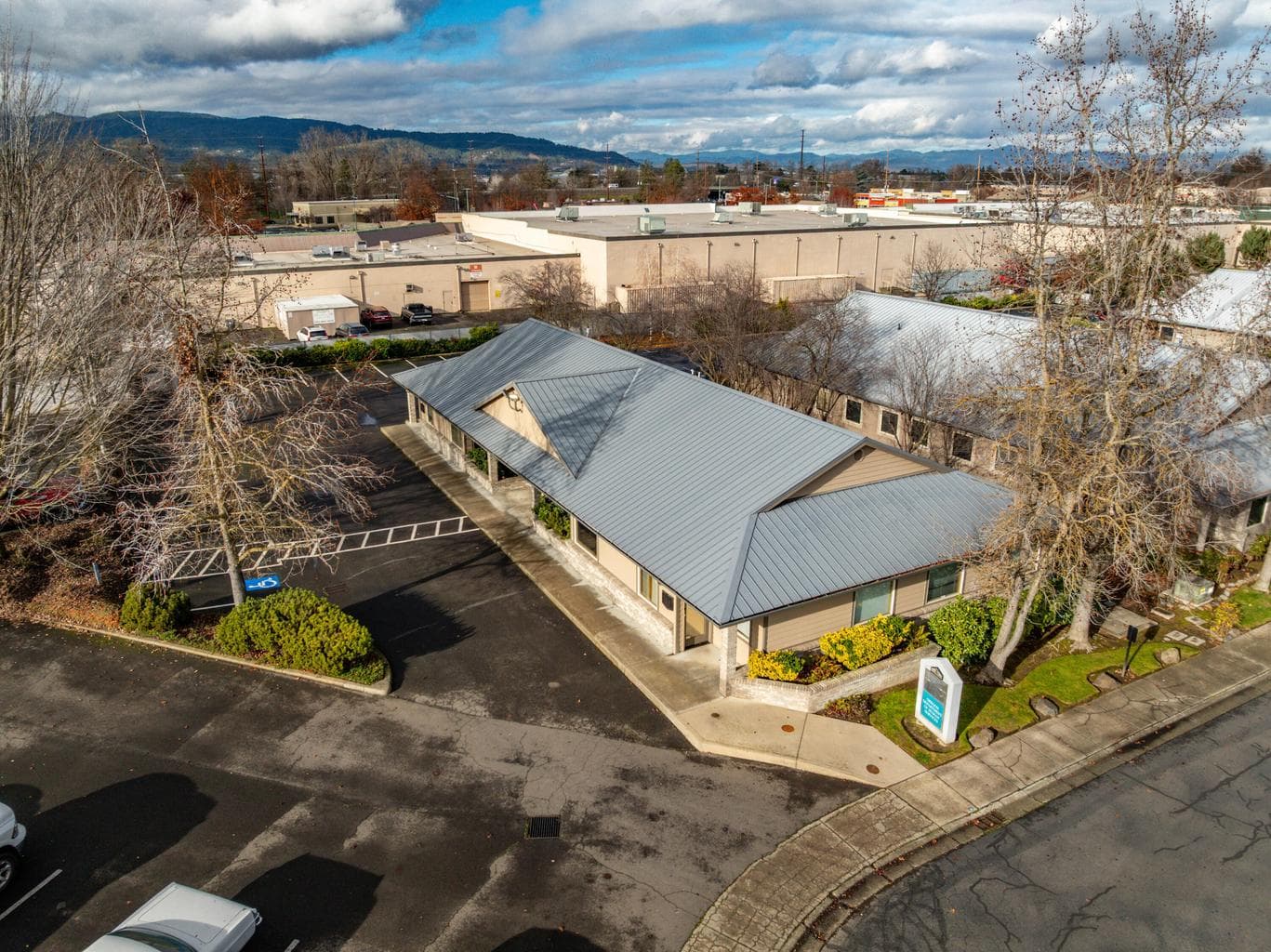 Photo of 925 Town Centre 5 of 45