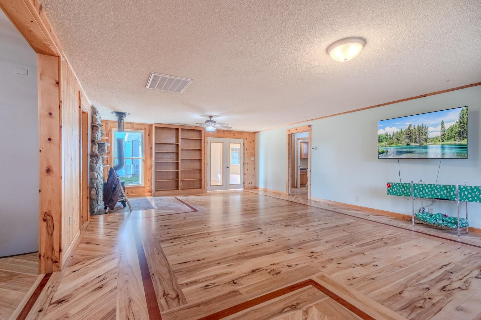 Photo of 2717 Elliott 5 of 47