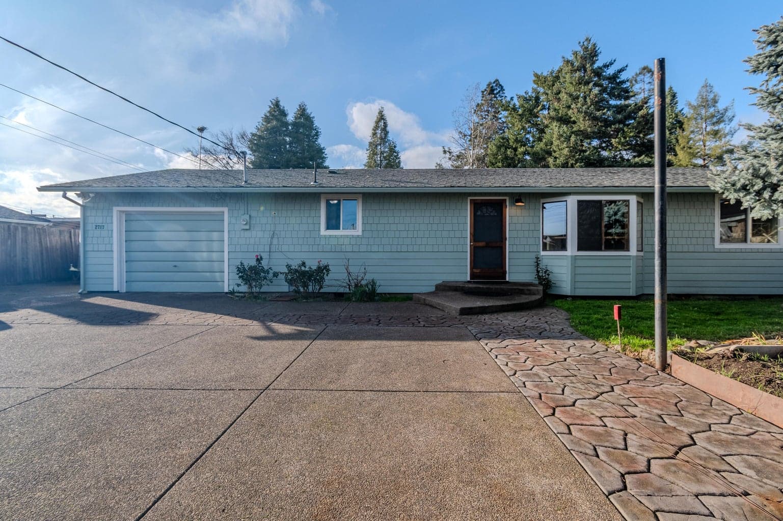 Photo of 2717 Elliott 3 of 47