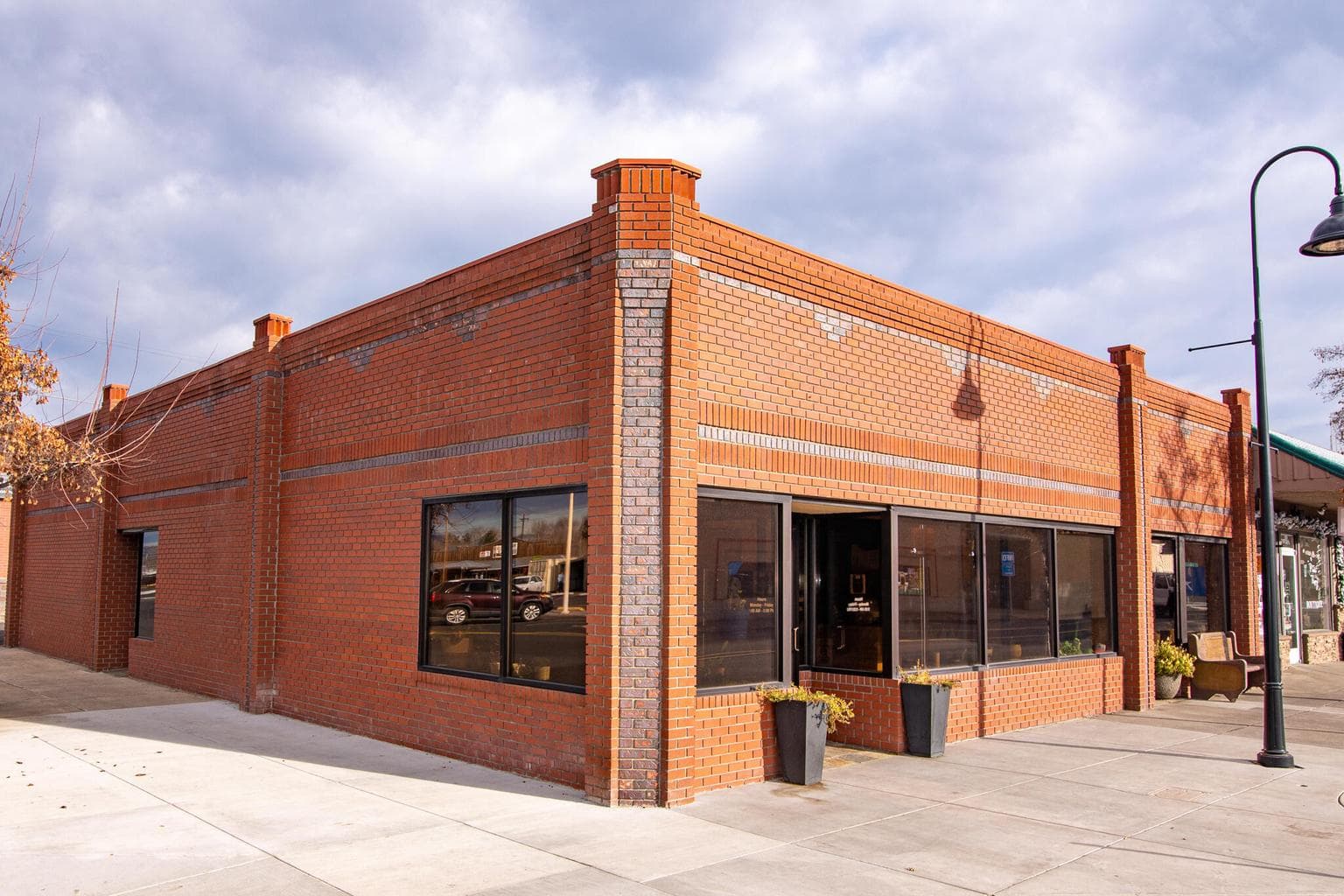 Photo of 297 NW 3rd Street 7 of 38
