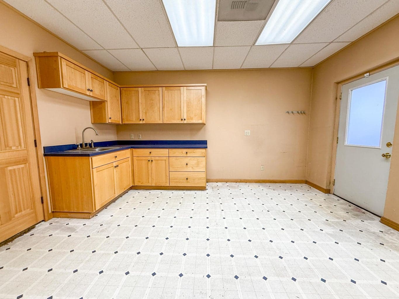 Photo of 297 NW 3rd Street 26 of 38