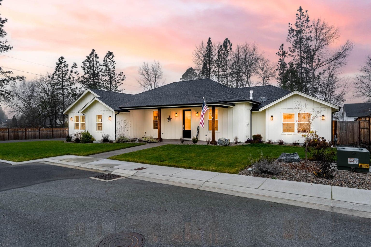 Photo of 199 Black Oak 1 of 49