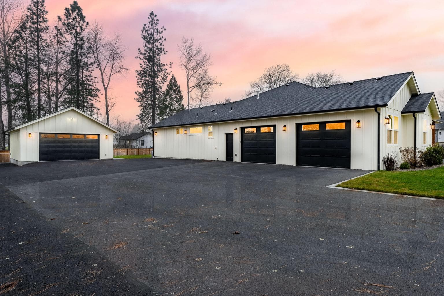 Photo of 199 Black Oak 3 of 49
