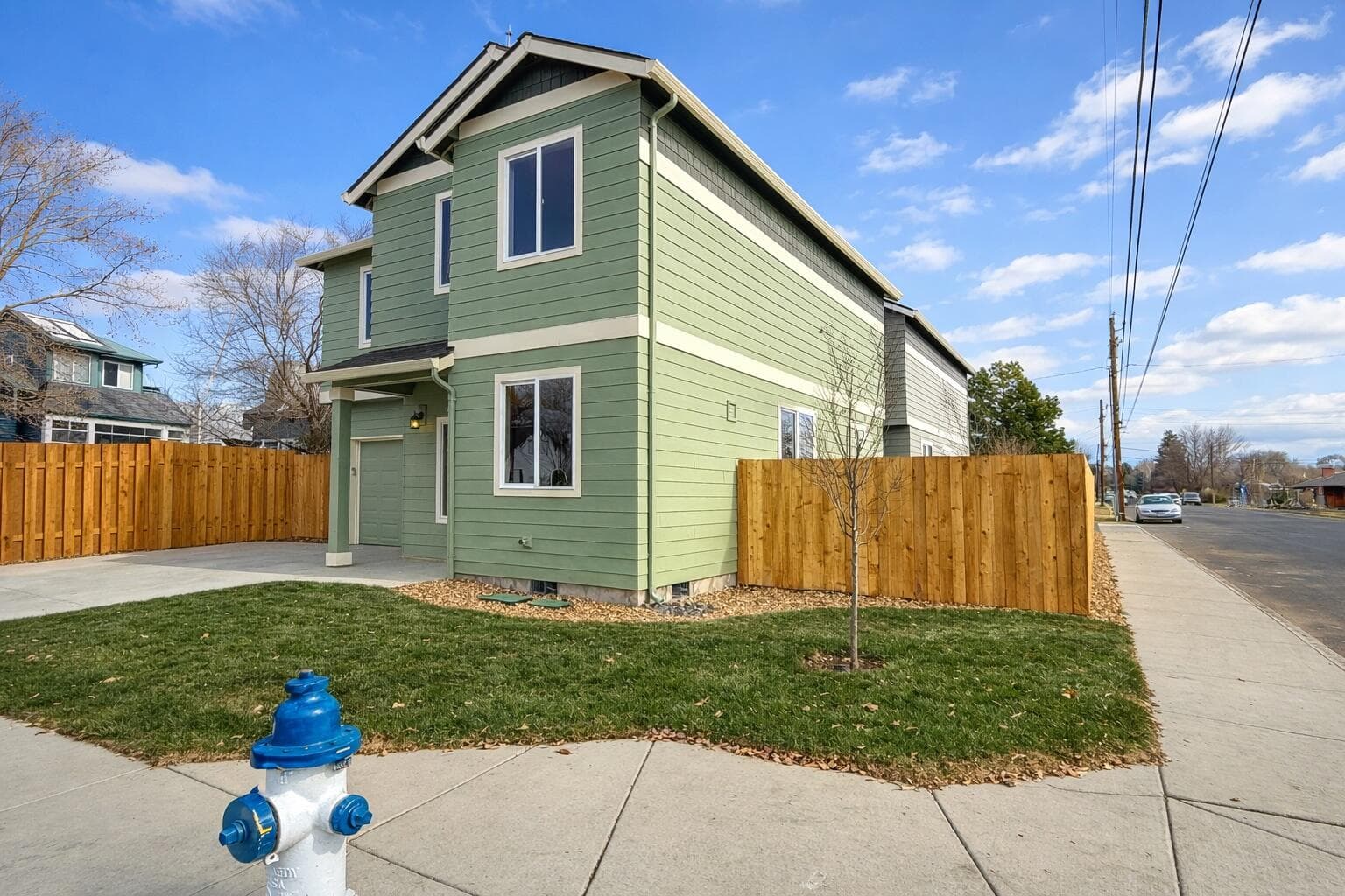 Photo of 624 Court 2 of 20