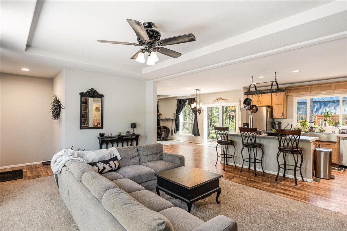 Photo of 56252 Comet Drive 6 of 47