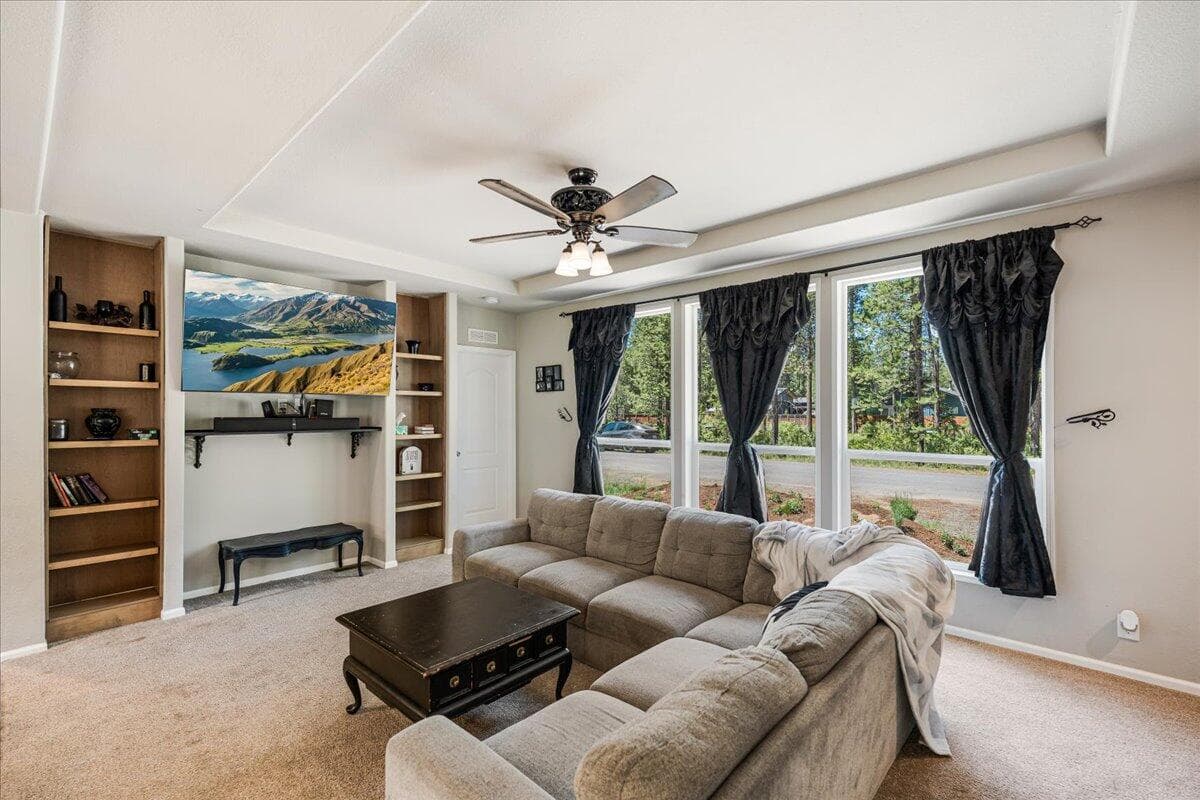Photo of 56252 Comet Drive 7 of 47