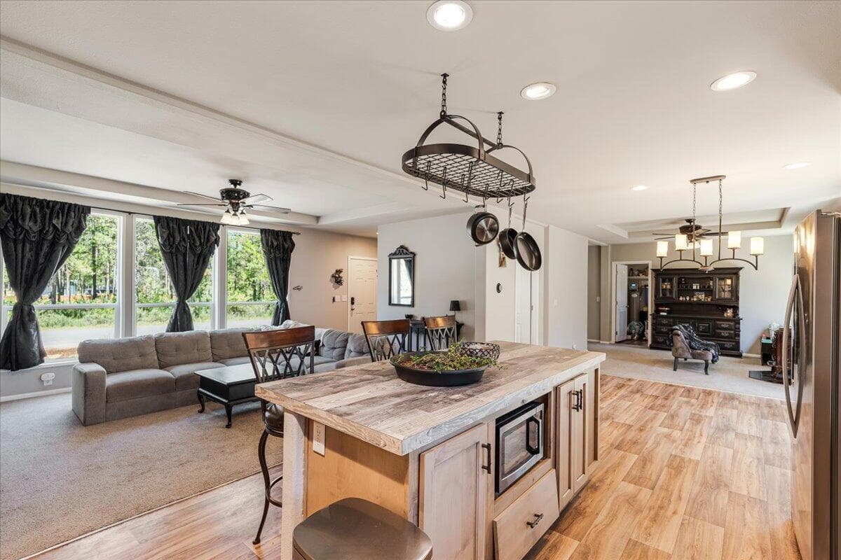 Photo of 56252 Comet Drive 10 of 47
