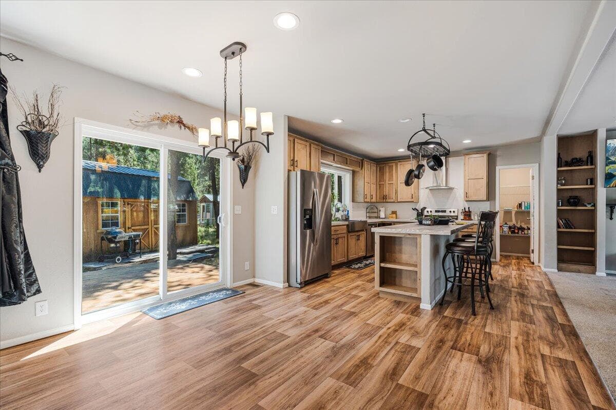 Photo of 56252 Comet Drive 15 of 47