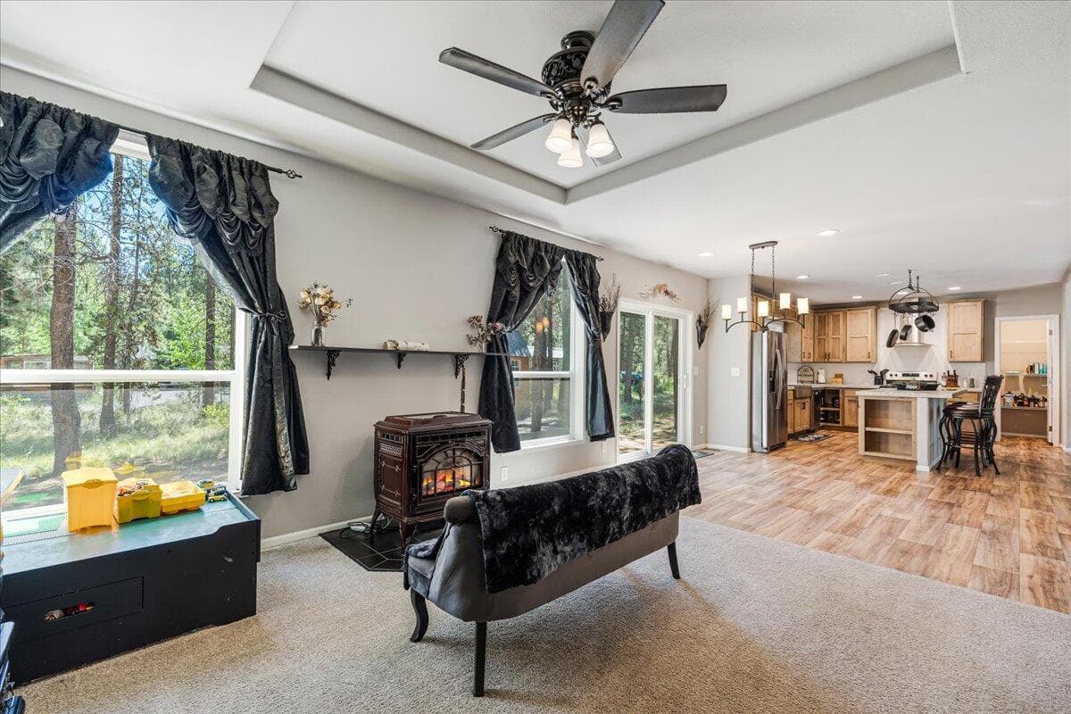 Photo of 56252 Comet Drive 19 of 47