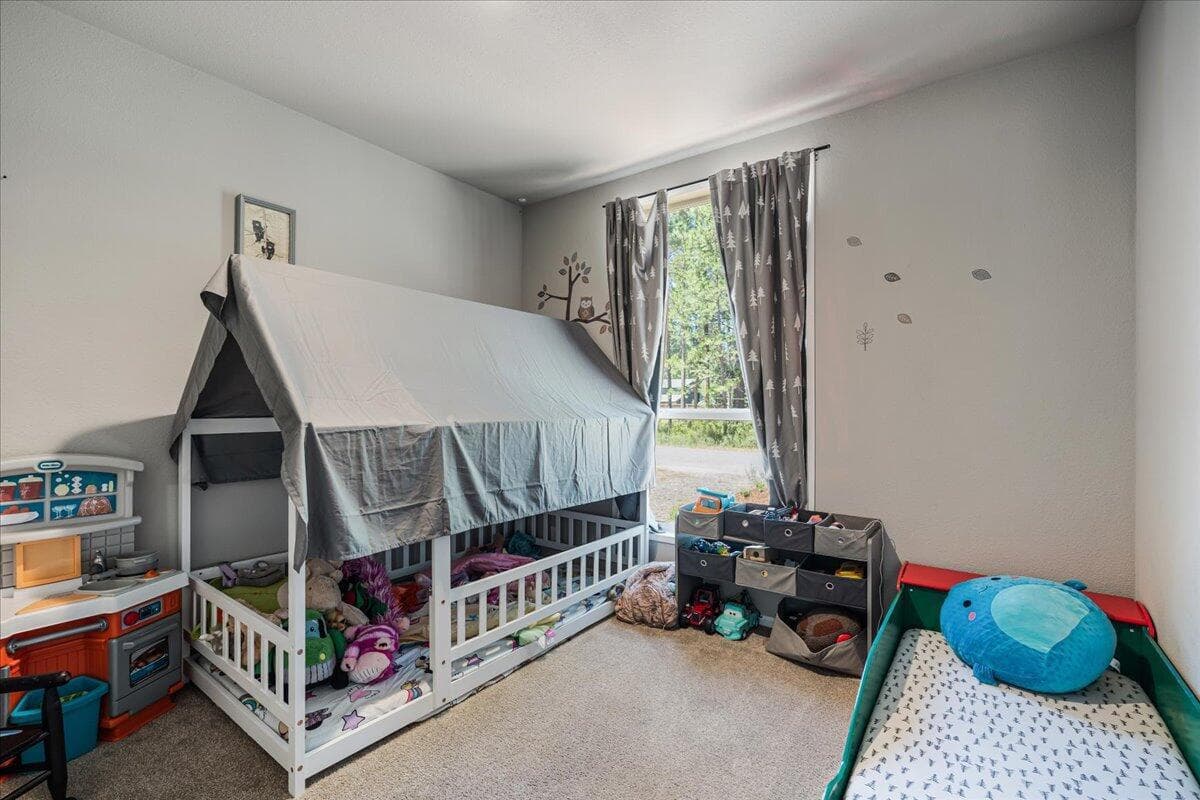 Photo of 56252 Comet Drive 21 of 47