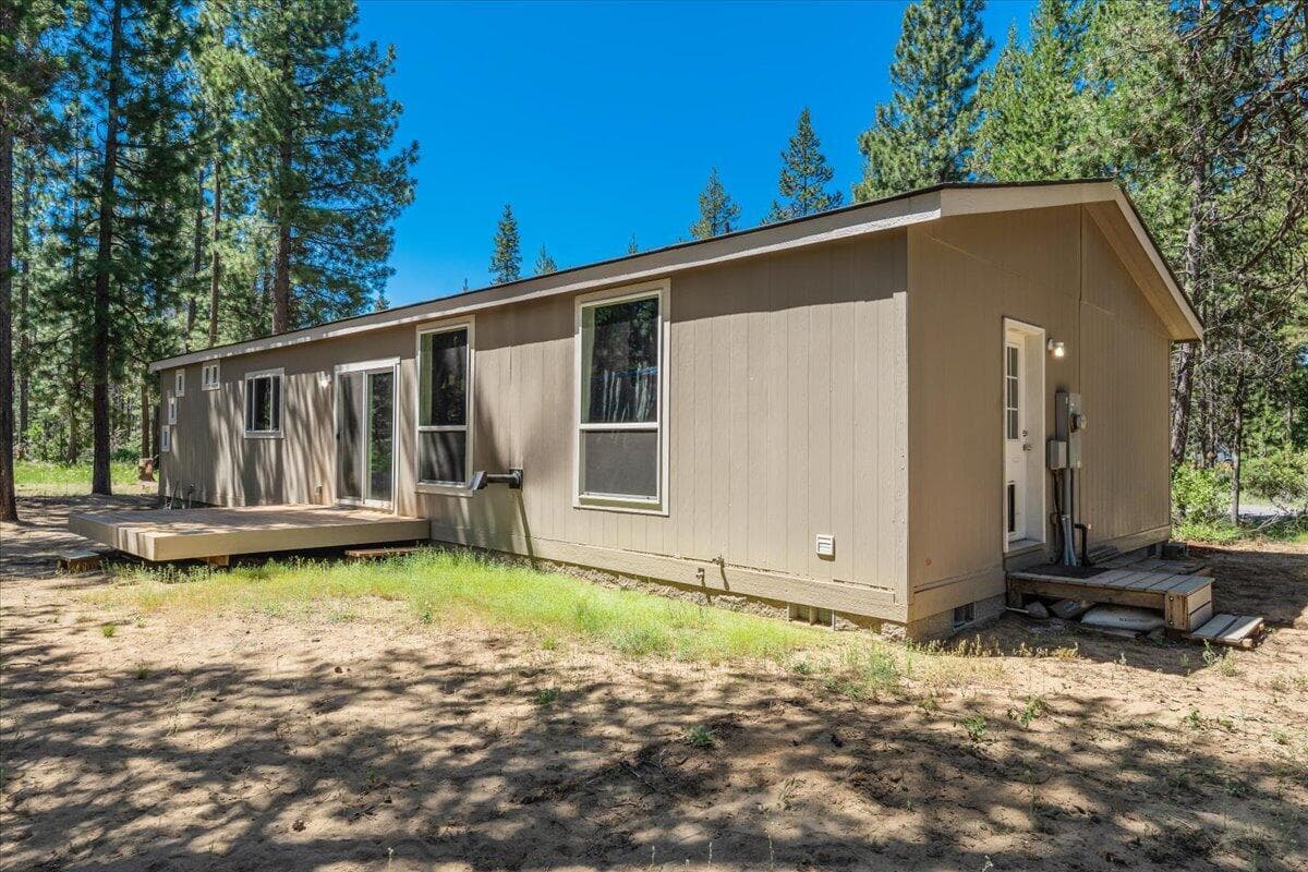 Photo of 56252 Comet Drive 22 of 47
