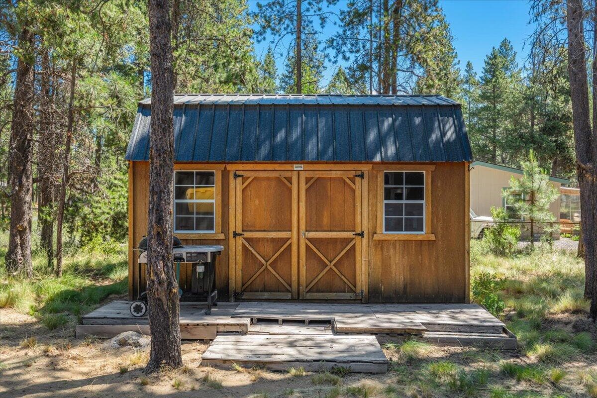 Photo of 56252 Comet Drive 24 of 47
