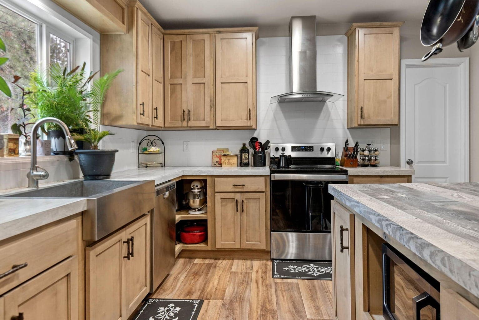 Photo of 56252 Comet Drive 36 of 47