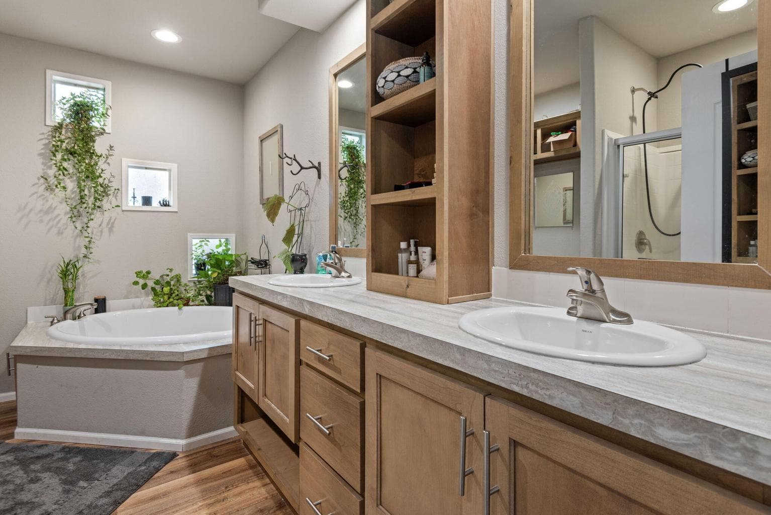 Photo of 56252 Comet Drive 38 of 47
