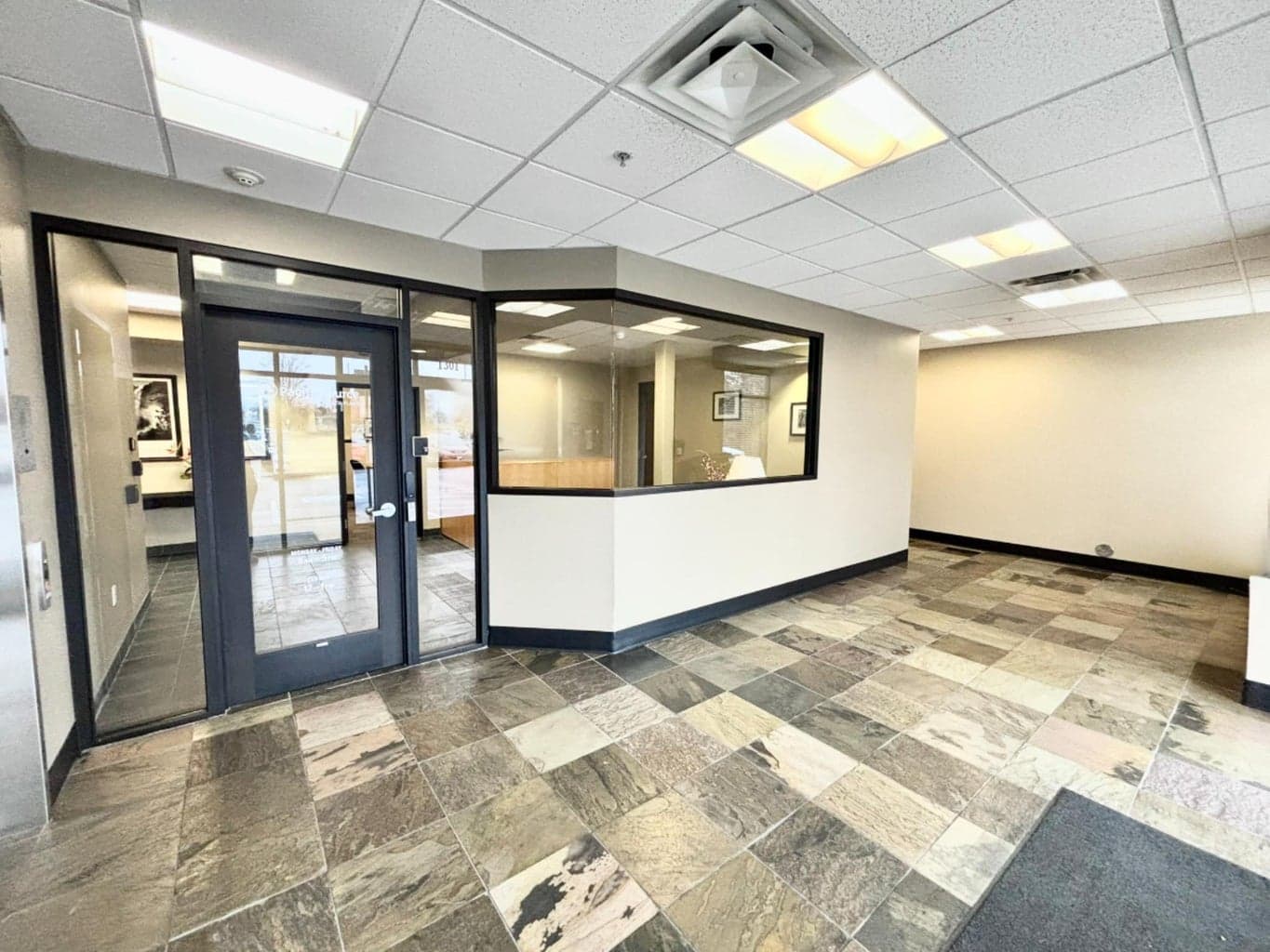 Photo of 1301 Poplar 4 of 26