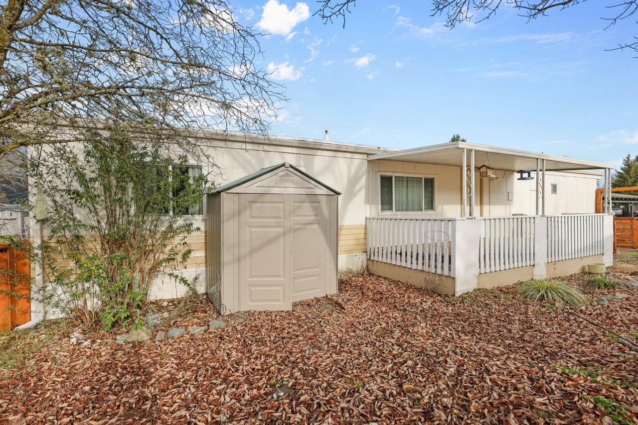 Photo of 111 Briarwood 5 of 20