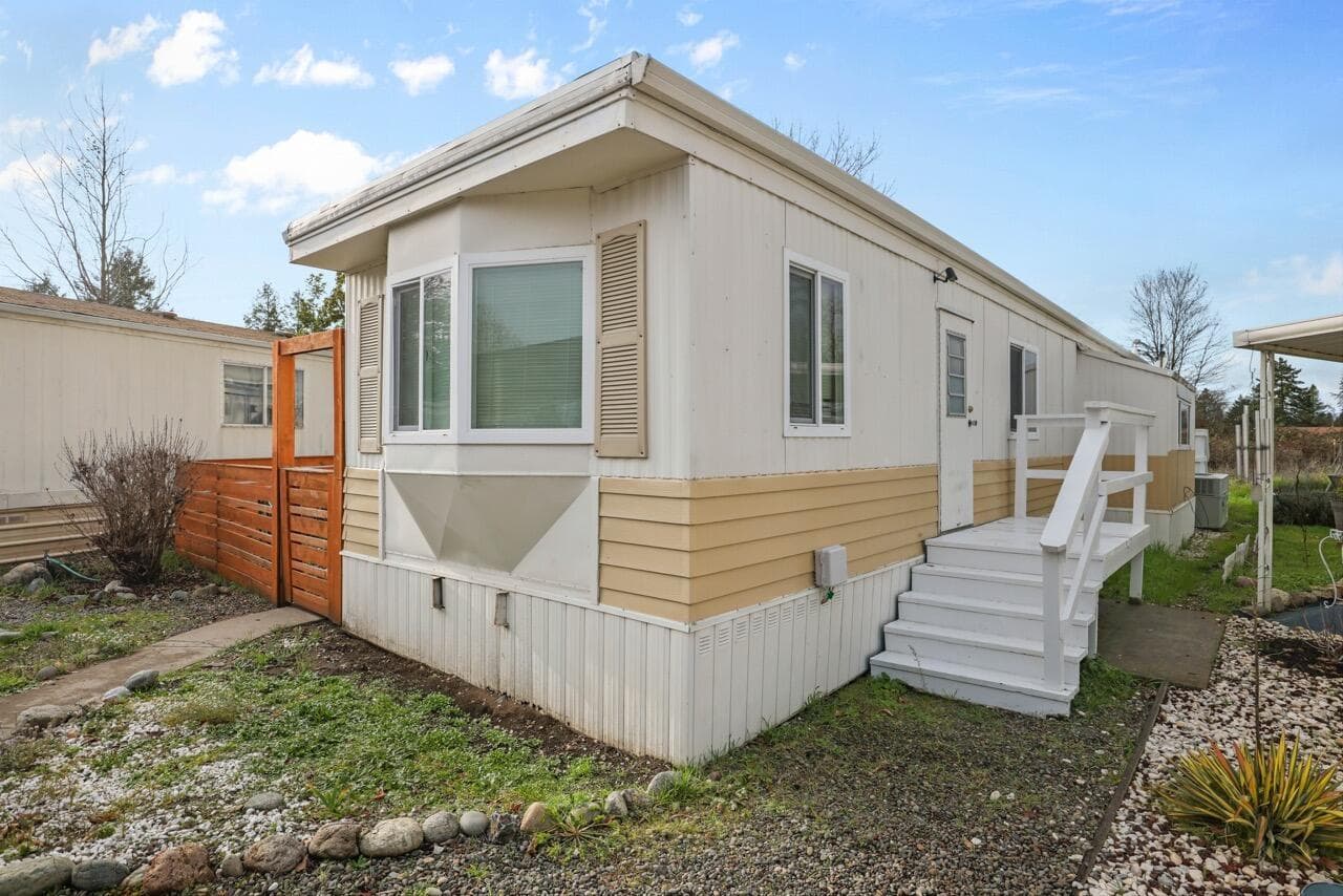 111 Briarwood, Grants Pass, OR, 97526