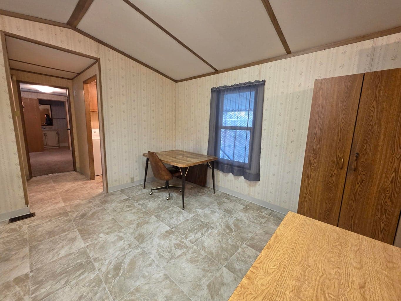 Photo of 301 Freeman 4 of 26