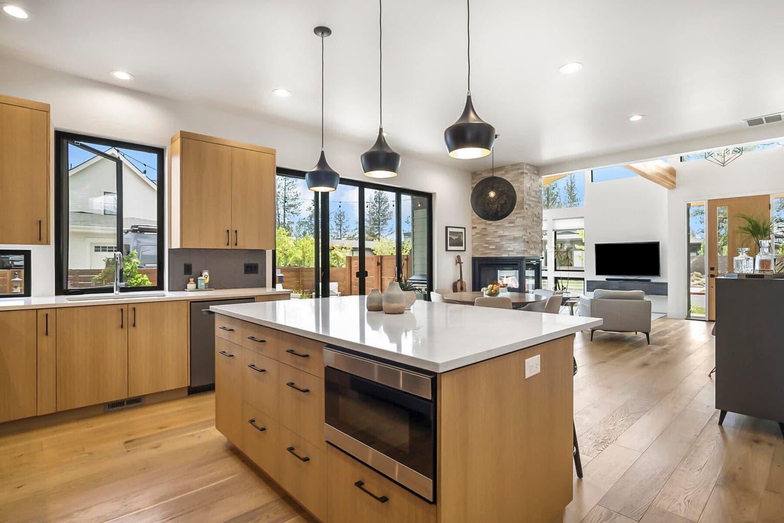 Photo of 3112 Blodgett 4 of 52
