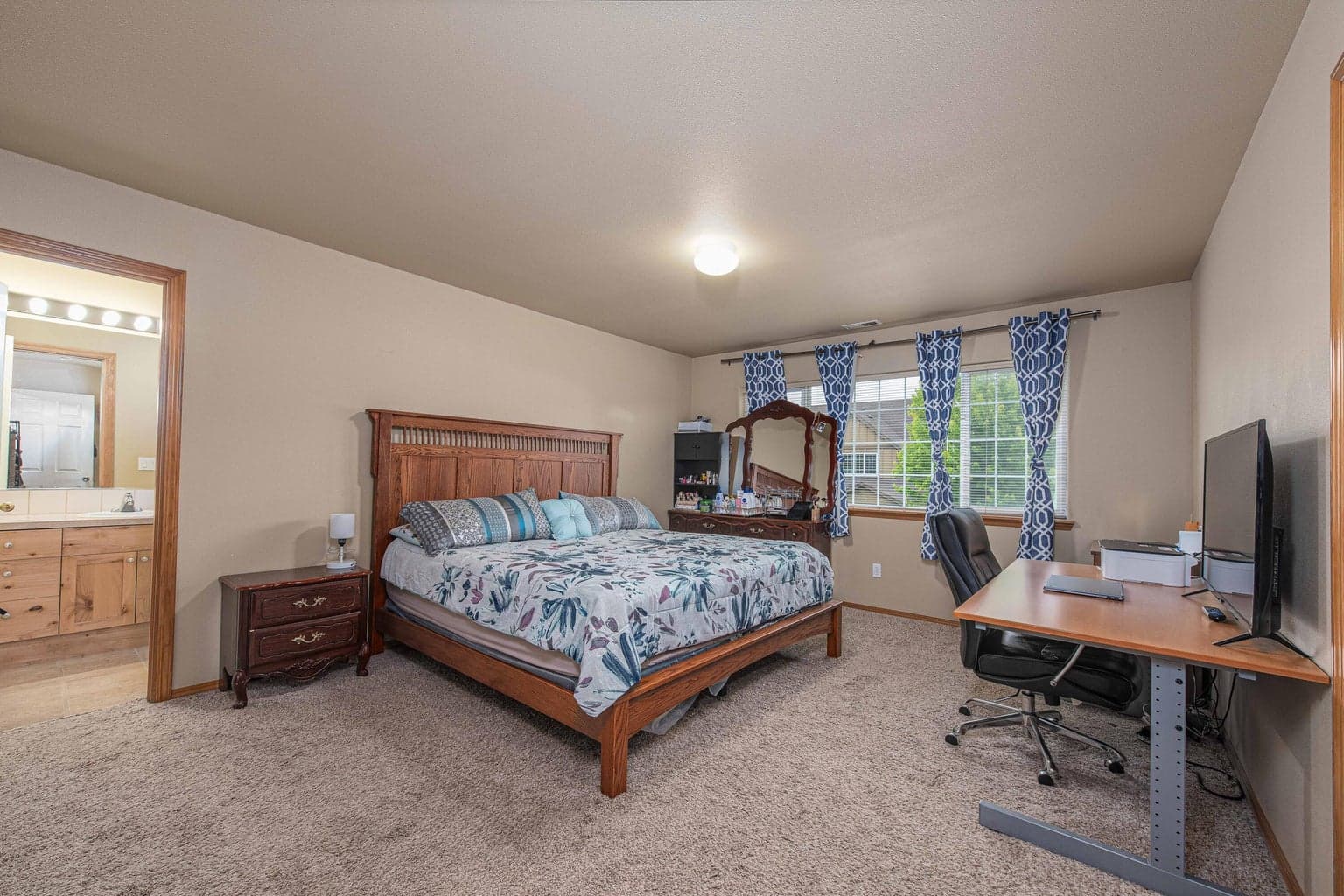 Photo of 2881 SW Indian Circle 14 of 25