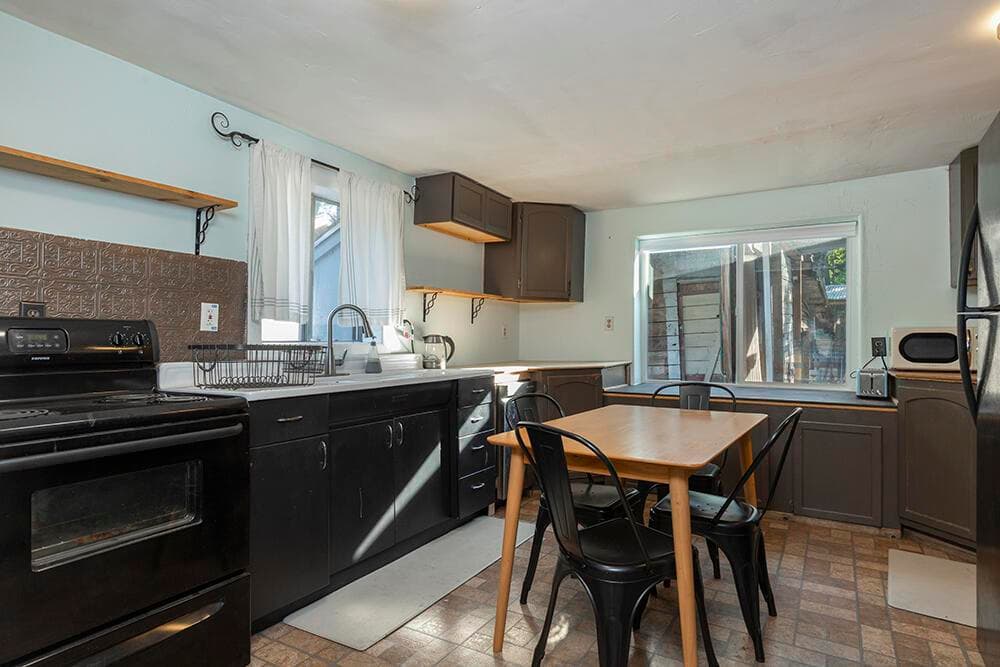 Photo of 2524 Rockydale 4 of 22