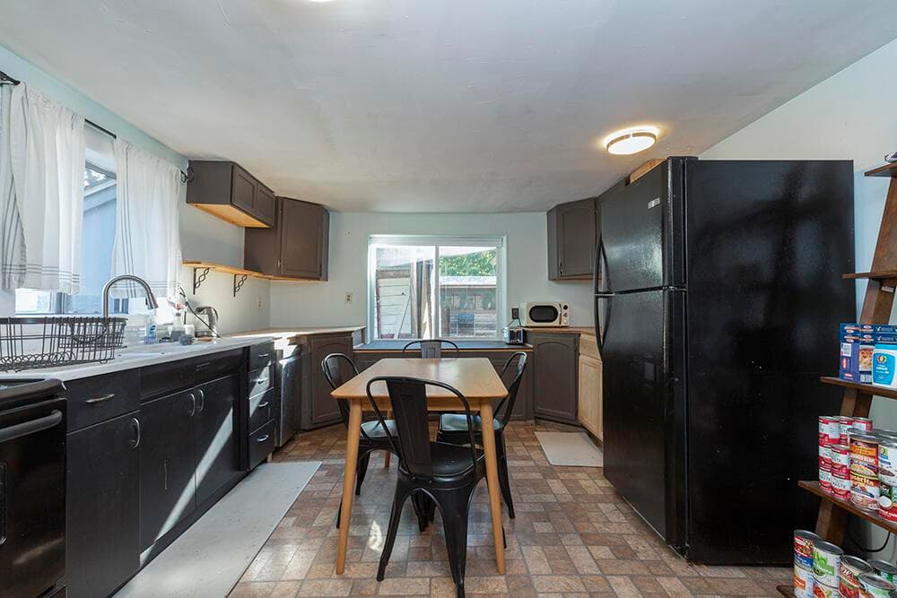 Photo of 2524 Rockydale 5 of 22
