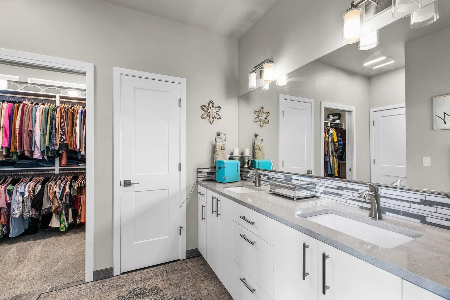 Photo of 2370 SW Helmholtz Way 13 of 31