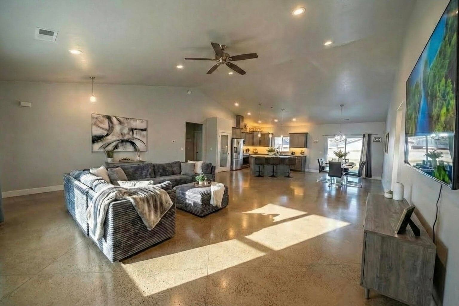Photo of 594 Gregory 4 of 21