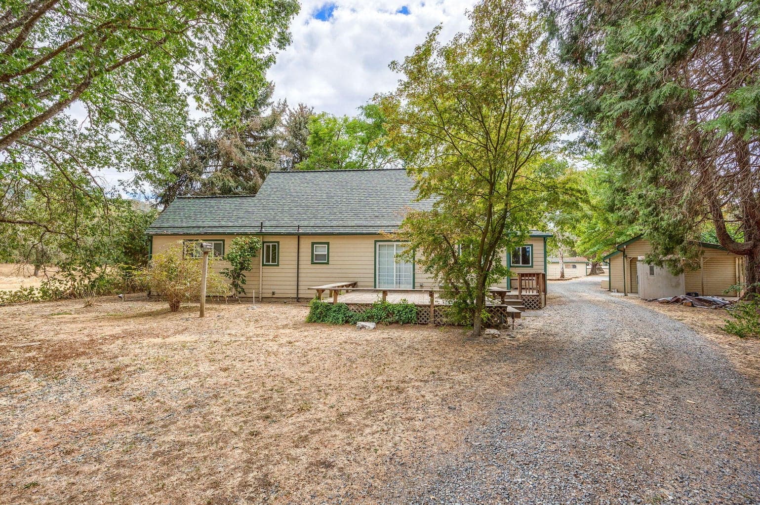 Photo of 3311 Rogue River 4 of 35