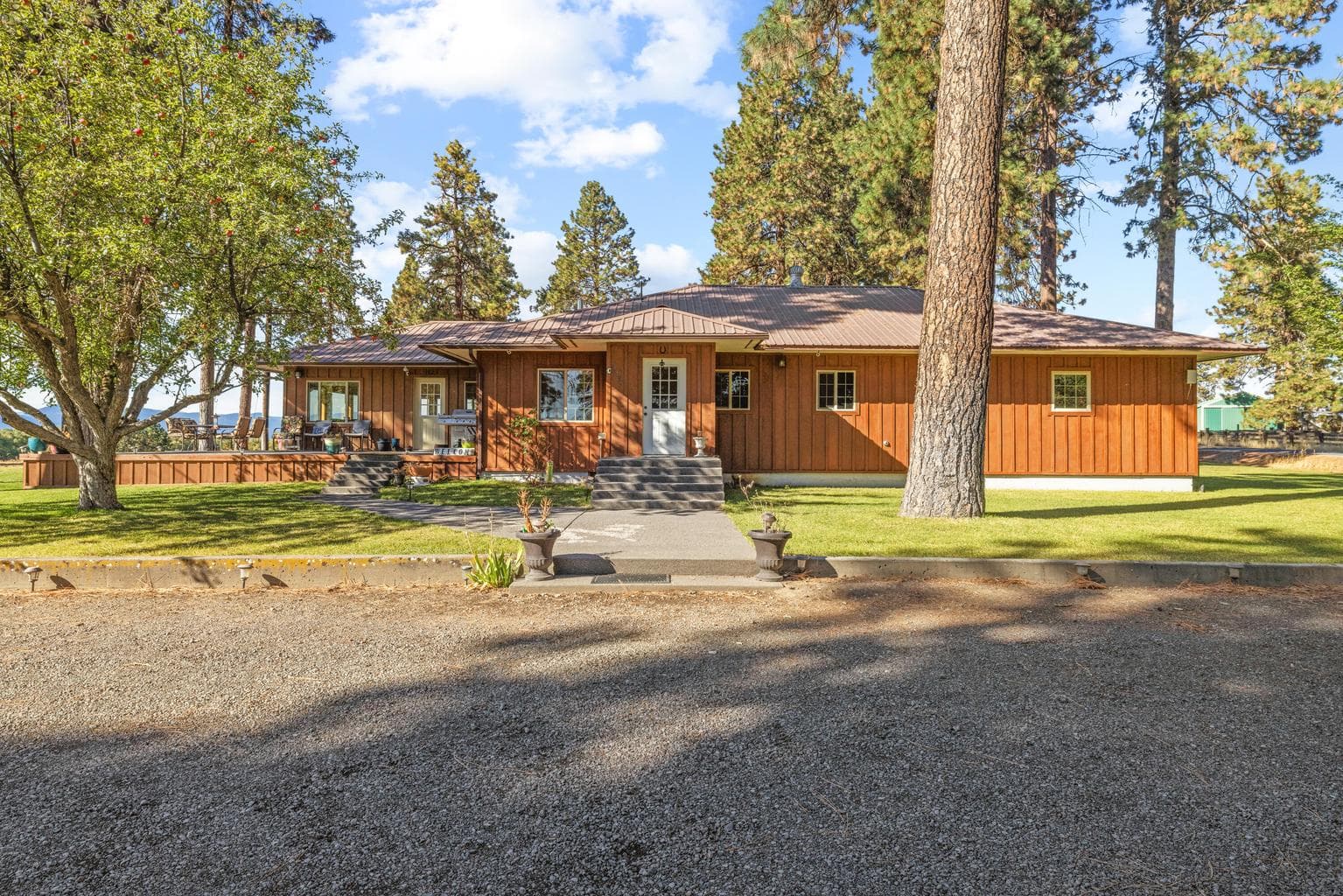 Photo of 32486 Modoc Point 2 of 133