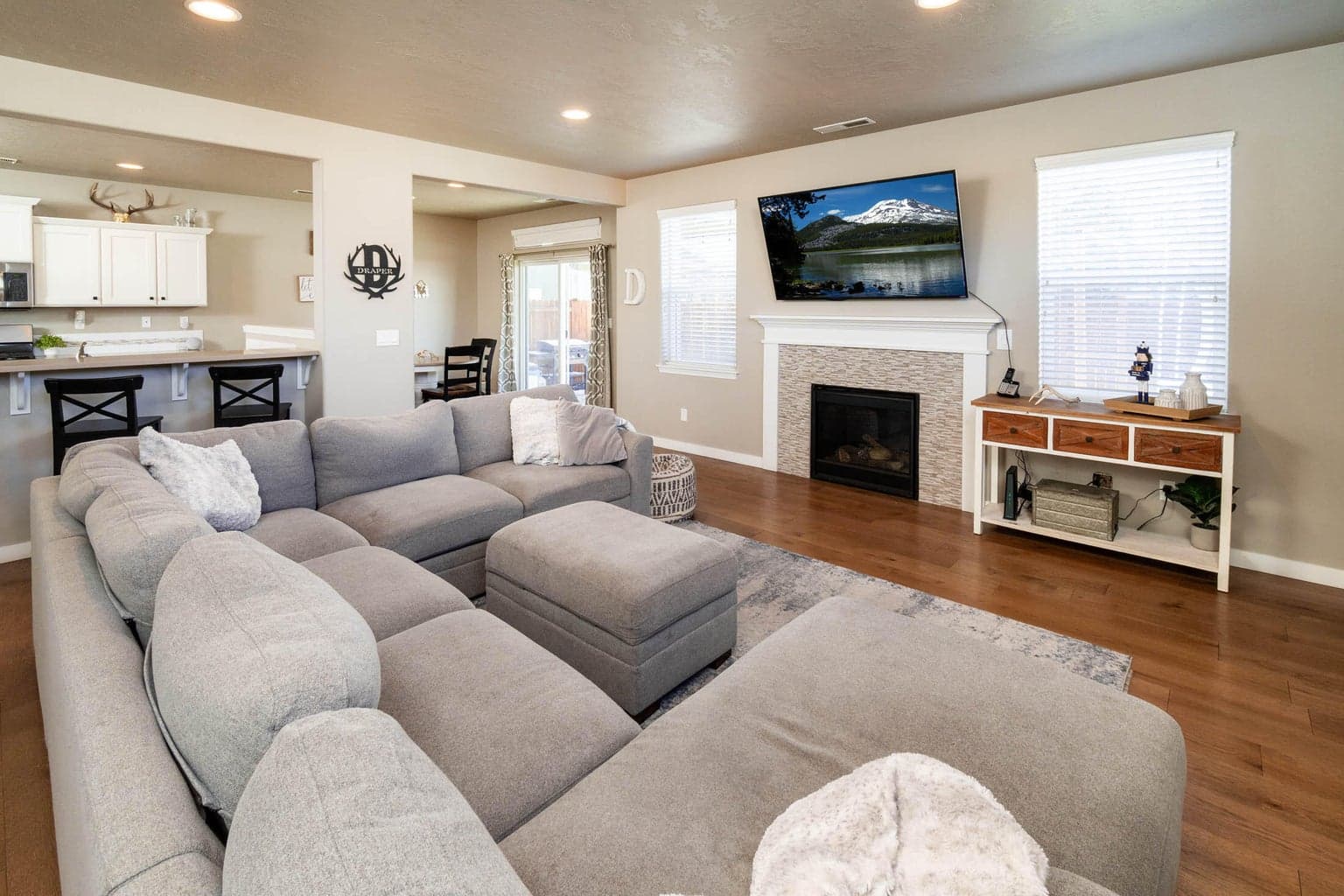 Photo of 61813 Azalia 3 of 20