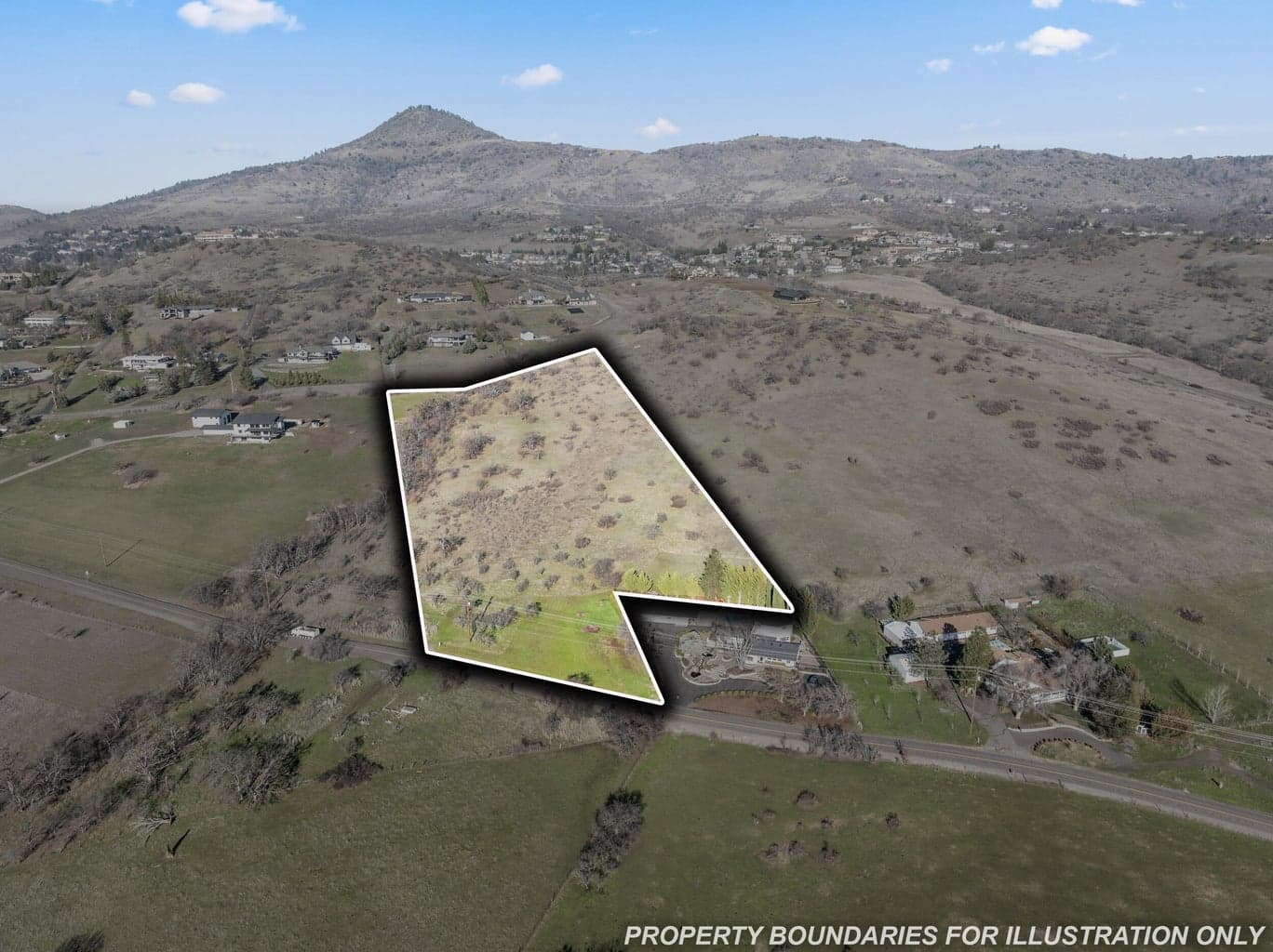 6.87 acres zoned SFR-00 in SE Medford, OR. Incredible views!