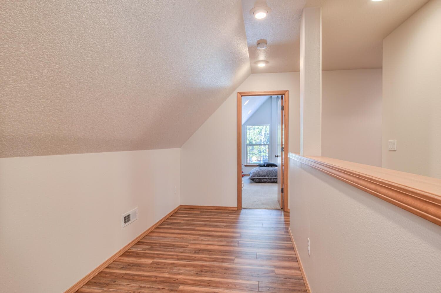 Photo of 17879 Kodiak Lane 16 of 39