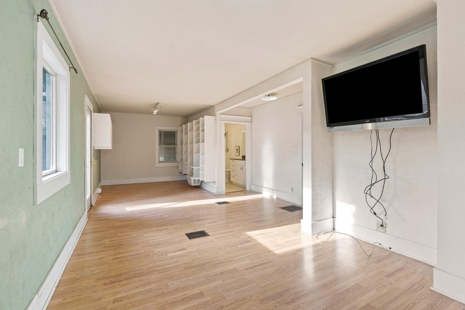 Photo of 1545 NW 3rd Street 13 of 44