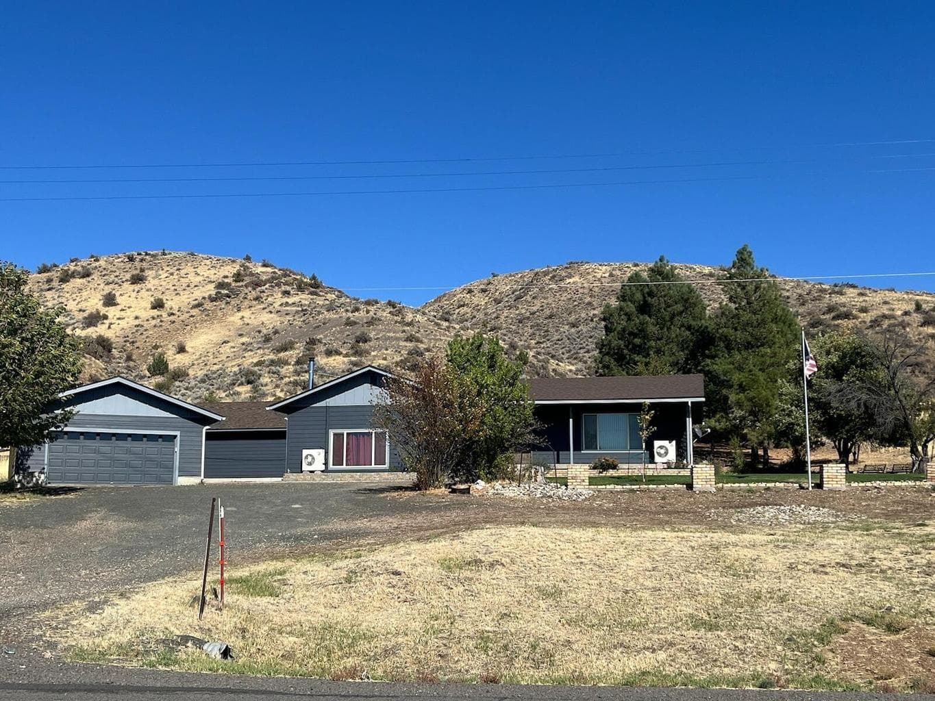 Front view from Hwy 395
