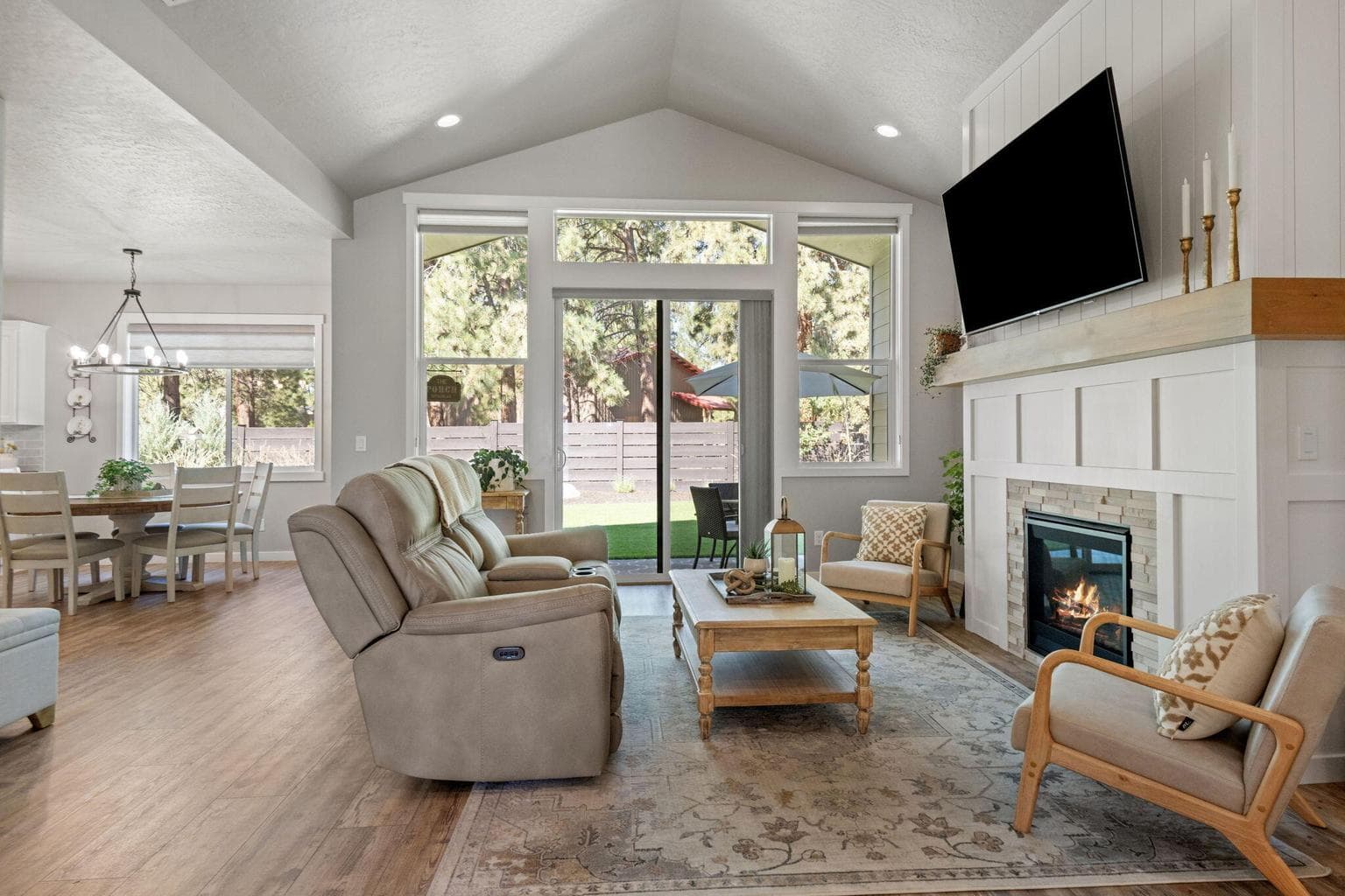 Photo of 1151 Jantzen 5 of 37