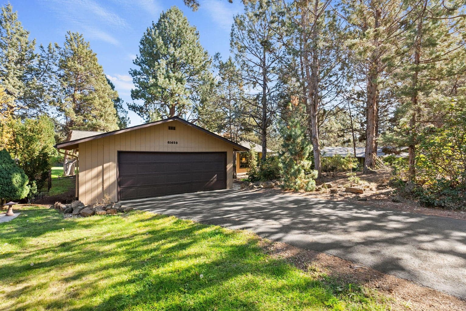 Photo of 61450 Little John Lane 2 of 32