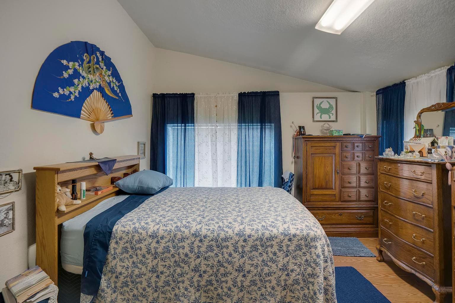 Photo of 1505 NW Harwood Street 12 of 16
