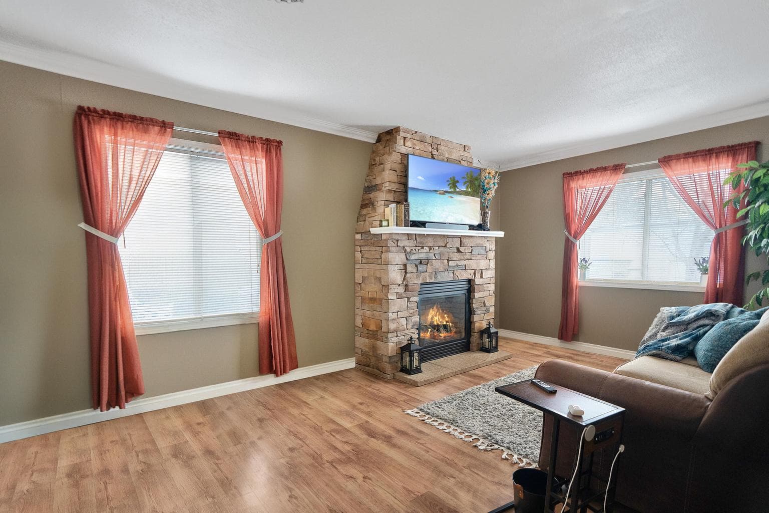 Photo of 344 Elm 4 of 20