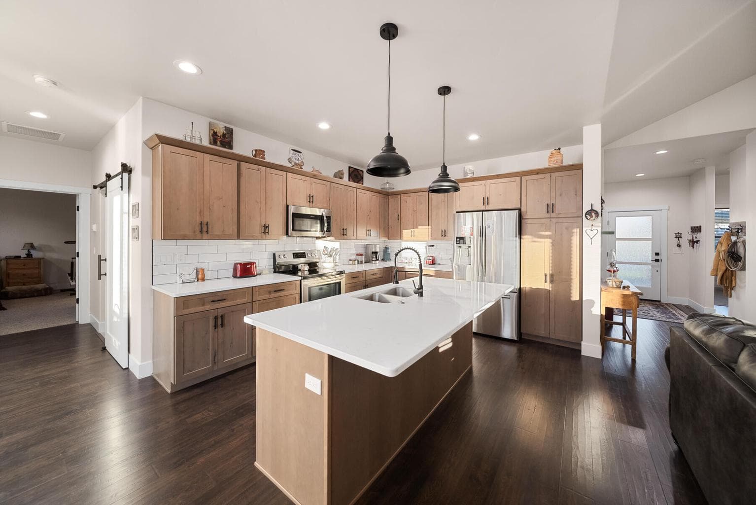 Photo of 465 SE Sumner Drive 8 of 26