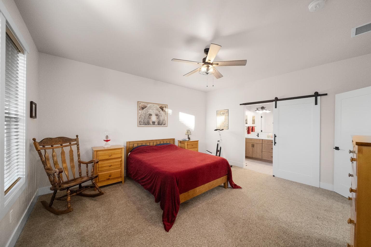 Photo of 465 SE Sumner Drive 16 of 26