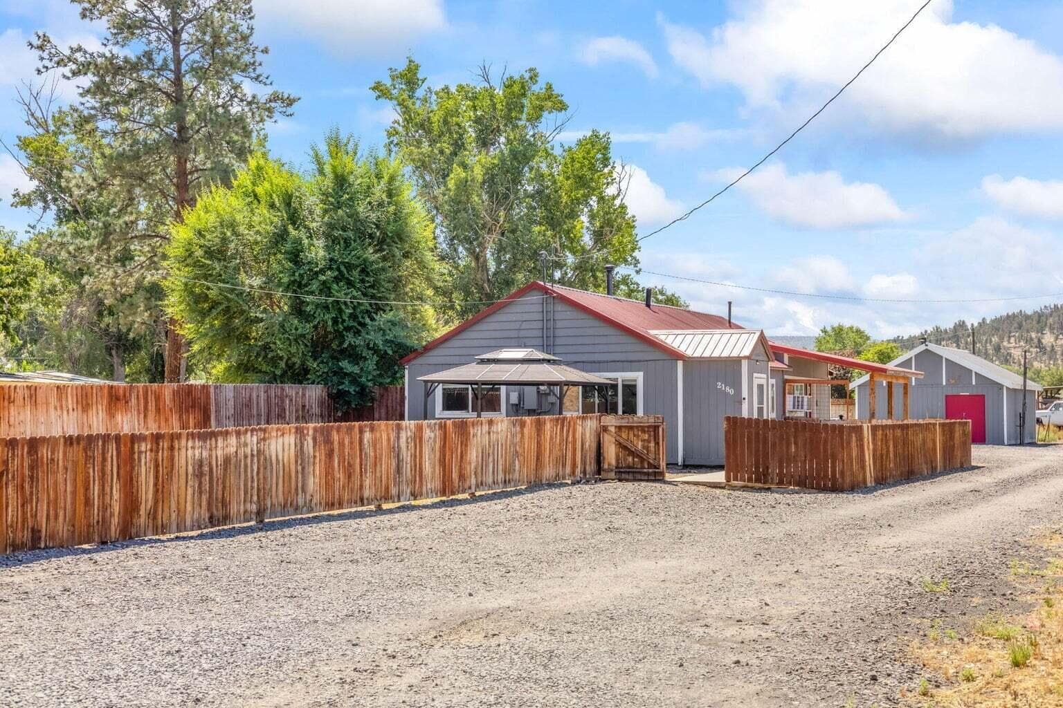 Photo of 2180 Melrose 1 of 38
