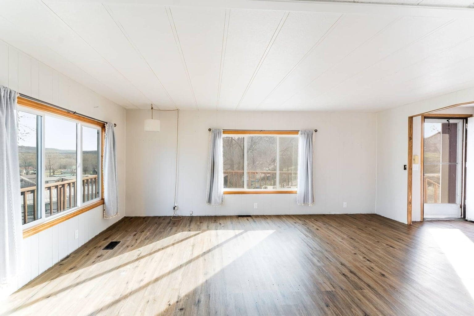 Photo of 220 Schoolhouse 4 of 33